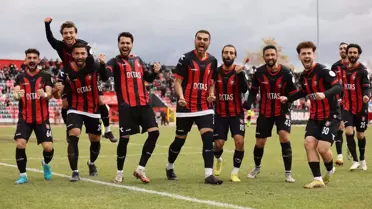 Uşakspor, Silivrispor’u 6-0 Geçerek Liderlik Koltuğuna Oturdu