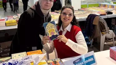 Rana Demiriz, Çayırova Kitap Günleri'nde İmza Günü Düzenledi