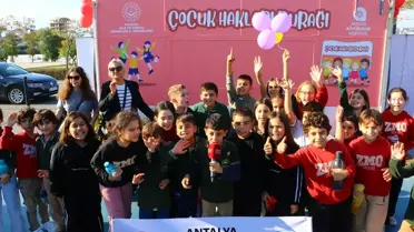 Antalya'da Çocuk Hakları Durağı Açıldı