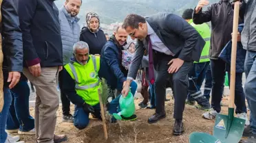 Balçova'da 'Hoş geldin Bebek' Ormanı Fidanları Dikildi