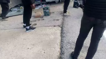Bolu'da Canlı Tavuk Nakil Kamyonu Devrildi: Sürücü Yaralandı, Yüzlerce Tavuk Telef Oldu