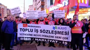 Eskişehir'de İşçilerden Mcdonald's Önünde Oturma Eylemi