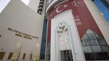 MHP'de üç milletvekilinin istifası kabul edildi 