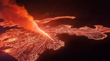 İzlanda'da Yanardağ 7. Kez Patladı