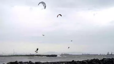 İstanbul'da Lodosla Uçurtma Sörfü Keyfi