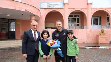 Alper Gezeravcı Bitlis'te Öğrencilerle Buluştu