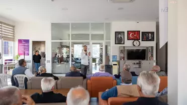 Mersin'de Emeklilere Alzheimer Eğitimi