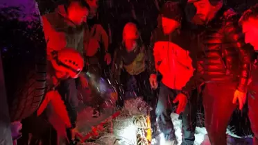 Kardan Kayganlaşan Yolda Kaza: 3 Yaralı