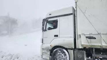 Mersin'in Sertavul Geçidi Yoğun Kar Nedeniyle Ulaşıma Kapandı