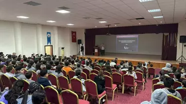 Adana'da Öğrencilere İnternet Semineri