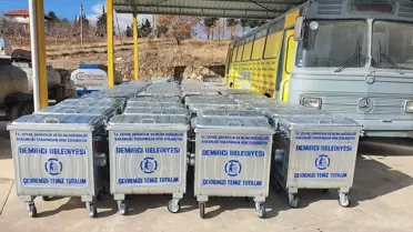 Demirci'ye 366 Çöp Konteyneri Hibe Edildi