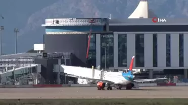Antalya'da Uçak Yangını: Trafik Normale Döndü