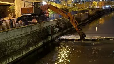 İZSU Ekipleri Yağışlı Günlerde İzmir Körfezi İçin Temizlik Çalışmalarını Sürdürüyor