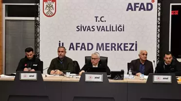 Sivas'ta Kar ve Tipi 829 Köy Yolunu Kapattı