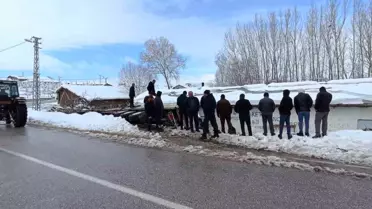 Tokat'ta Tır Devrildi, Sürücü Yaralandı