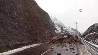 Artvin-Yusufeli Karayolu Heyelanla Kapandı