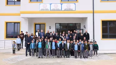 Vali Aygöl İnhisar'daki Yeni Okulları Ziyaret Etti