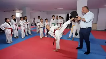 Canik Belediyesi, Çocuklara Ücretsiz Kış Spor Okullarıyla Spor Eğitimi Sunuyor