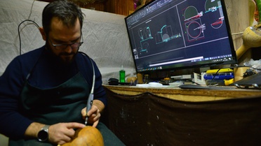 İş Stresinden Uzaklaşmak İçin Su Kabağı İşliyor