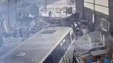 Ereğli'de Tartışma Sonrası Minibüsle Atölyeye Dalma Olayı
