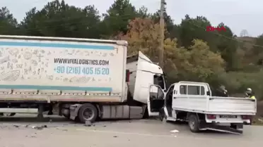 Kocaeli'nde Trafik Kazası: 3 Yaralı