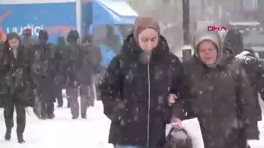 Sivas'ta Yoğun Kar Yağışı Şehri Beyaza Bürüdü