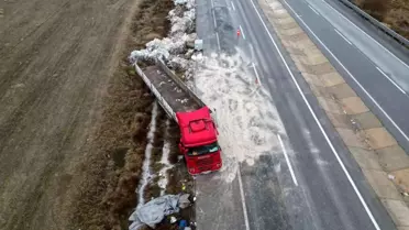 Afyonkarahisar'da Tır Devrildi, Yaralı Var