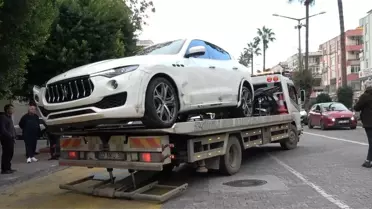 Alanya'da Lüks Araç Park Halindeki Araçlara Çarptı