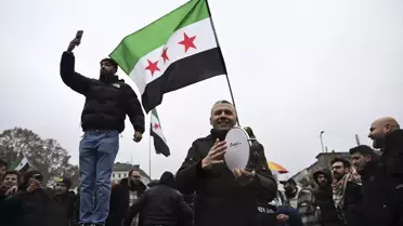 Londra'da Suriye Rejiminin Yıkılışı Kutlandı