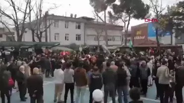 Akyazı'daki Suriyeliler Şam'ın Kontrolü İçin Kutlama Yaptı