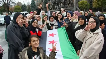 Uşak, Manisa ve Konya'daki Suriyeliler, Baas rejiminin devrilmesini kutladı