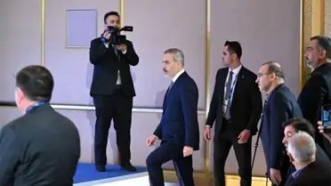 Esad'ın son 48 saatinde diplomasi trafiği: Türkiye nasıl bir rol oynadı?