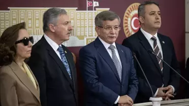 Davutoğlu'ndan Suriye Vurgusu ve Bütçe Uyarısı