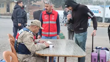 Hatay'daki sınır kapılarından Suriyelilerin ülkelerine dönüşü sürüyor