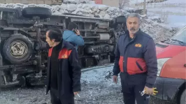 Yüksekova'da Öğretmenleri Taşıyan Minibüs Devrildi: 12 Yaralı