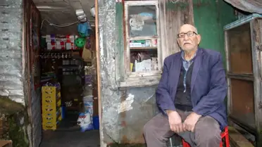 96 Yaşındaki Bakkal Mustafa Akarsu: 70 Yıldır Ayakta