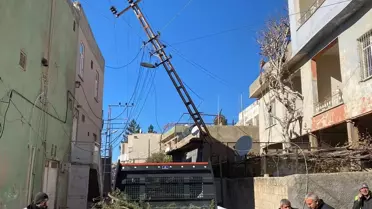 Mardin ve Bingöl'de Kuvvetli Rüzgarın Etkileri
