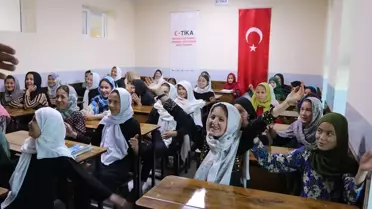TİKA'dan Afganistan'da Okul Onarımları