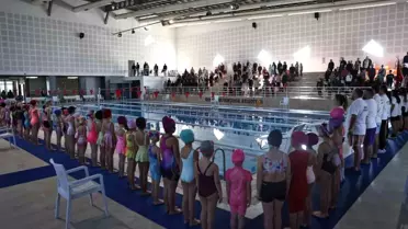 Denizli'de Ücretsiz Yüzme Kurslarından Sertifika Töreni