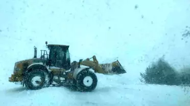 Ardahan'da Kar Yağışı 136 Köy Yolunu Kapatı
