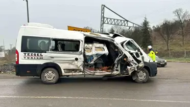 Kırklareli'nde Tren ile Servis Aracı Çarpıştı