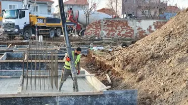 Demirci'de Yeni Spor Tesisi İnşaatı Başladı
