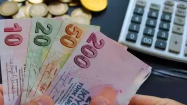 Asgari ücret konuşulurken emekli milletvekili maaşı yine gündemde