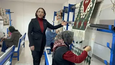 Depremzede Kadınlar, Ürettikleri Kilimleri Japonya'ya Satıyor