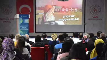 Van'da Gençlik Politika Belgesi Çalıştayı