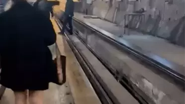 Tünel Hattında Arıza Yolcuları Durağa Yürüttü