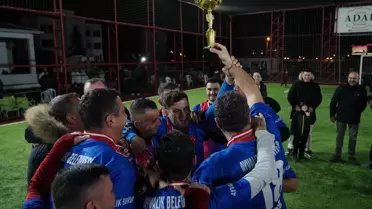 Ayvalık'ta Halı Saha Futbol Turnuvası Şampiyonu Ayvalık Belediyesi