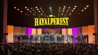 Enis Arıkan'la 'Hayalperest' Sahne Aldı