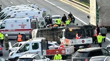 İstanbul'da Servis Aracına Çarpan Ticari Araç Kaza Yaptı
