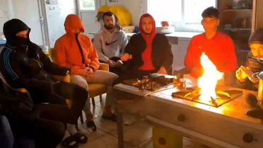 101 yıllık kulüpte futbolcular ısınmak için mutfak tüpü kullandı